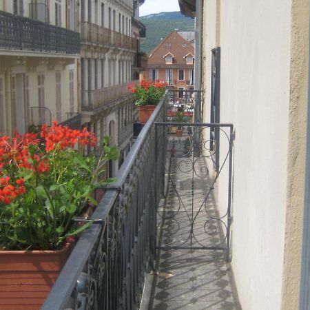 Hotel De La Couronne Aix-les-Bains Buitenkant foto