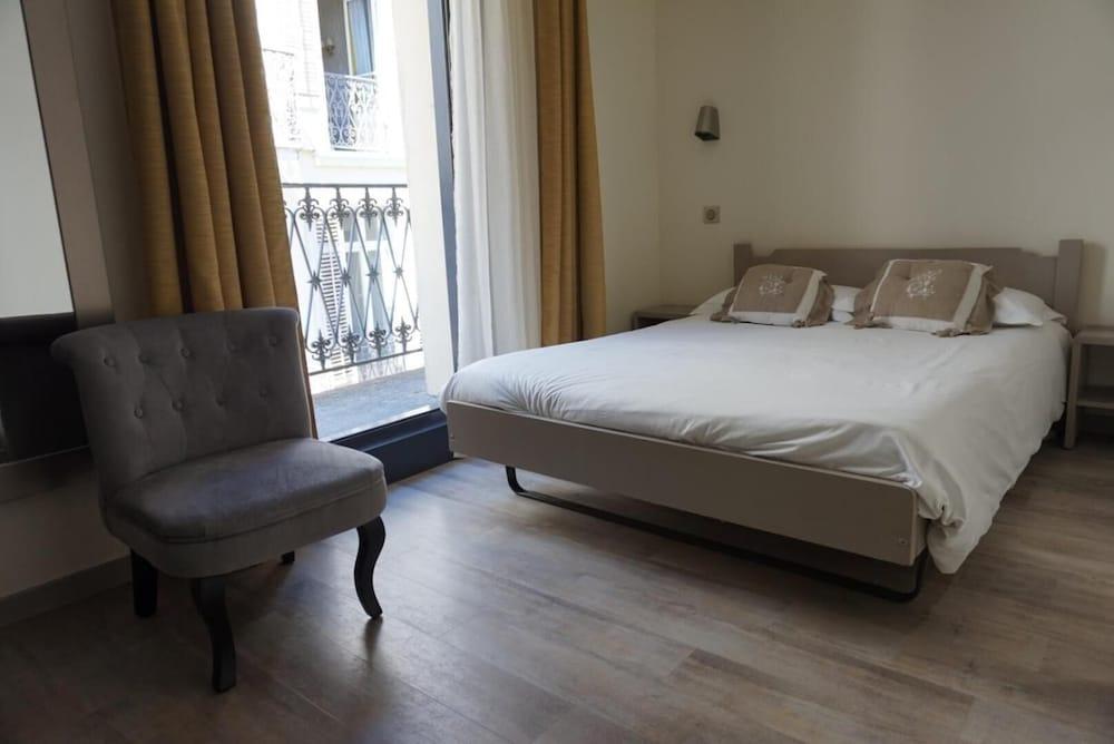 Hotel De La Couronne Aix-les-Bains Buitenkant foto